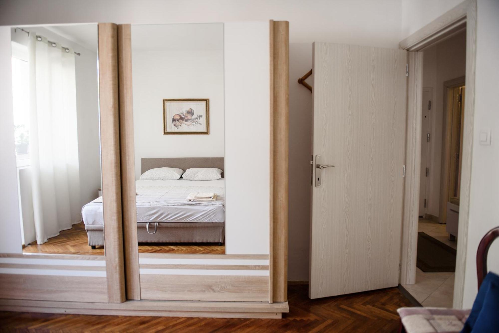Cozy 2Br Apartment, 3 Min To The Old Town コトル エクステリア 写真